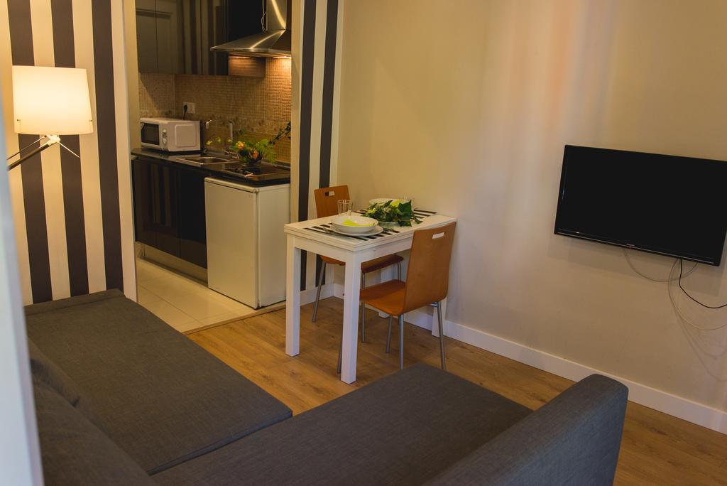 Ab Apartamentos Trinidad Μάλαγα Δωμάτιο φωτογραφία