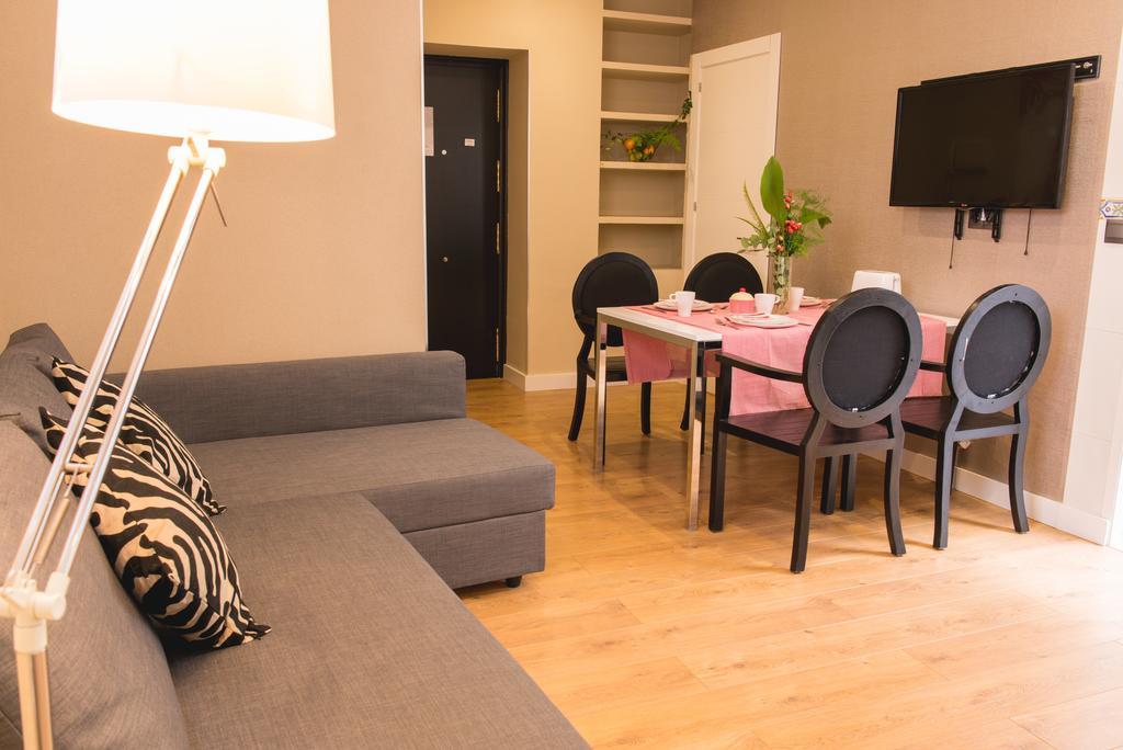 Ab Apartamentos Trinidad Μάλαγα Δωμάτιο φωτογραφία